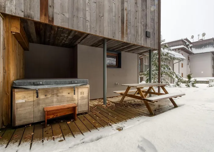 Modern Luxury Badi With Sauna - Happy 公寓