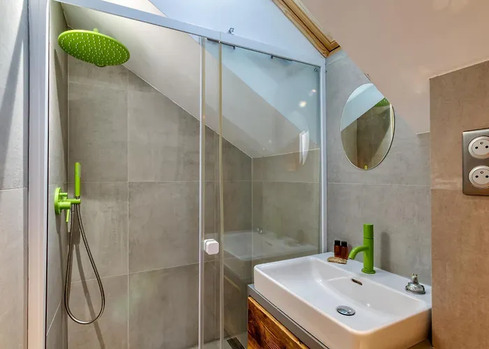 Modern Luxury Badi With Sauna - Happy Appartement